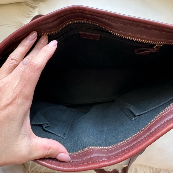 BURBERRY Medium Tote - Picture 8 of 13